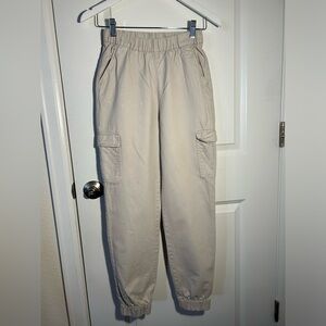 Khaki cargo pants from Divided size 2